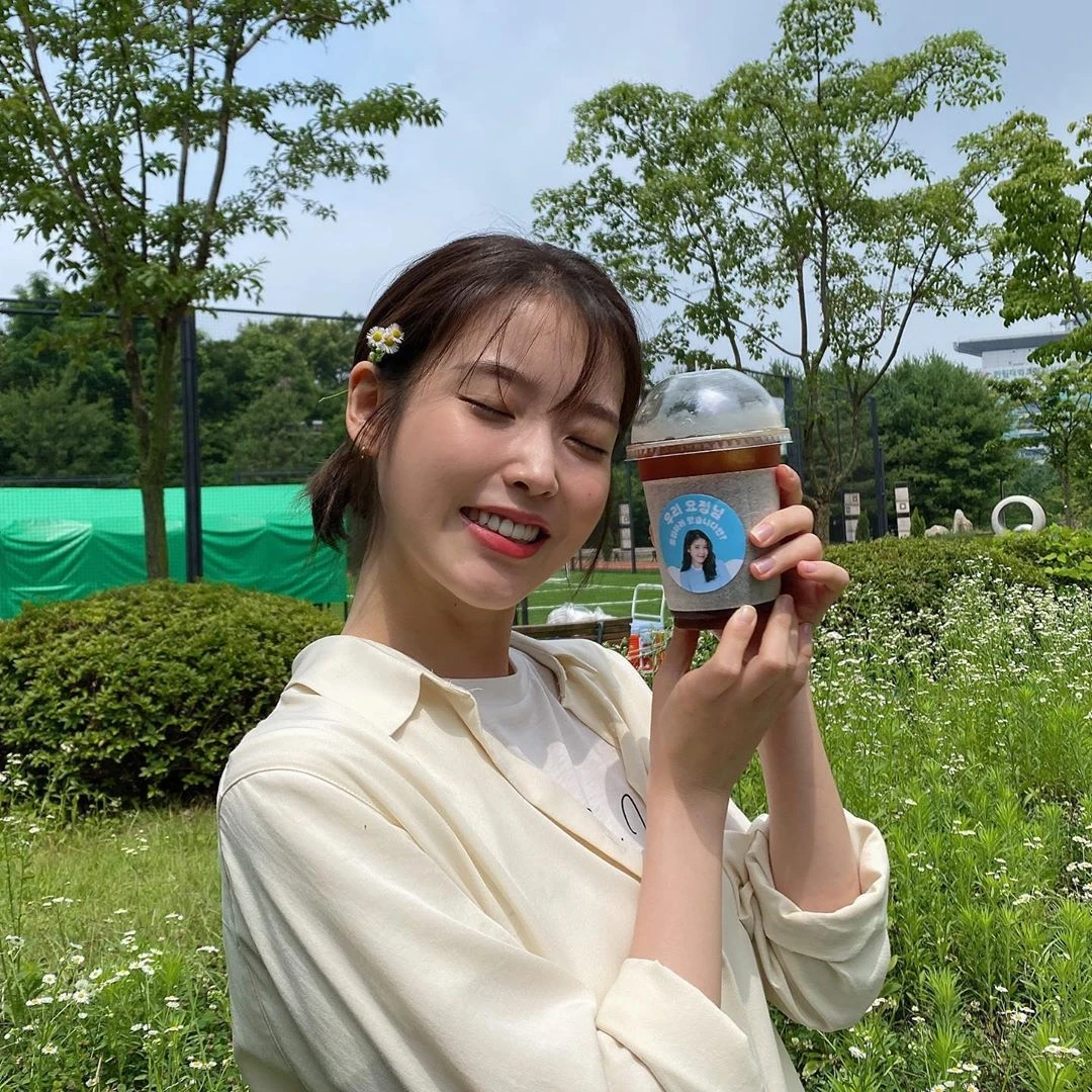 IU