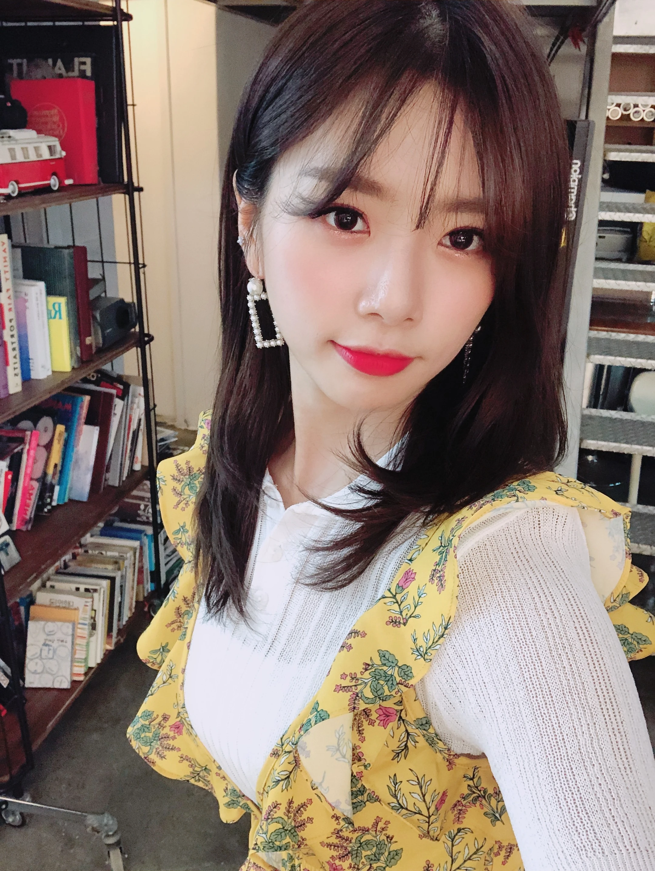 JiU