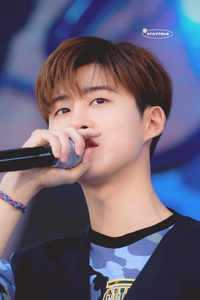 B. I