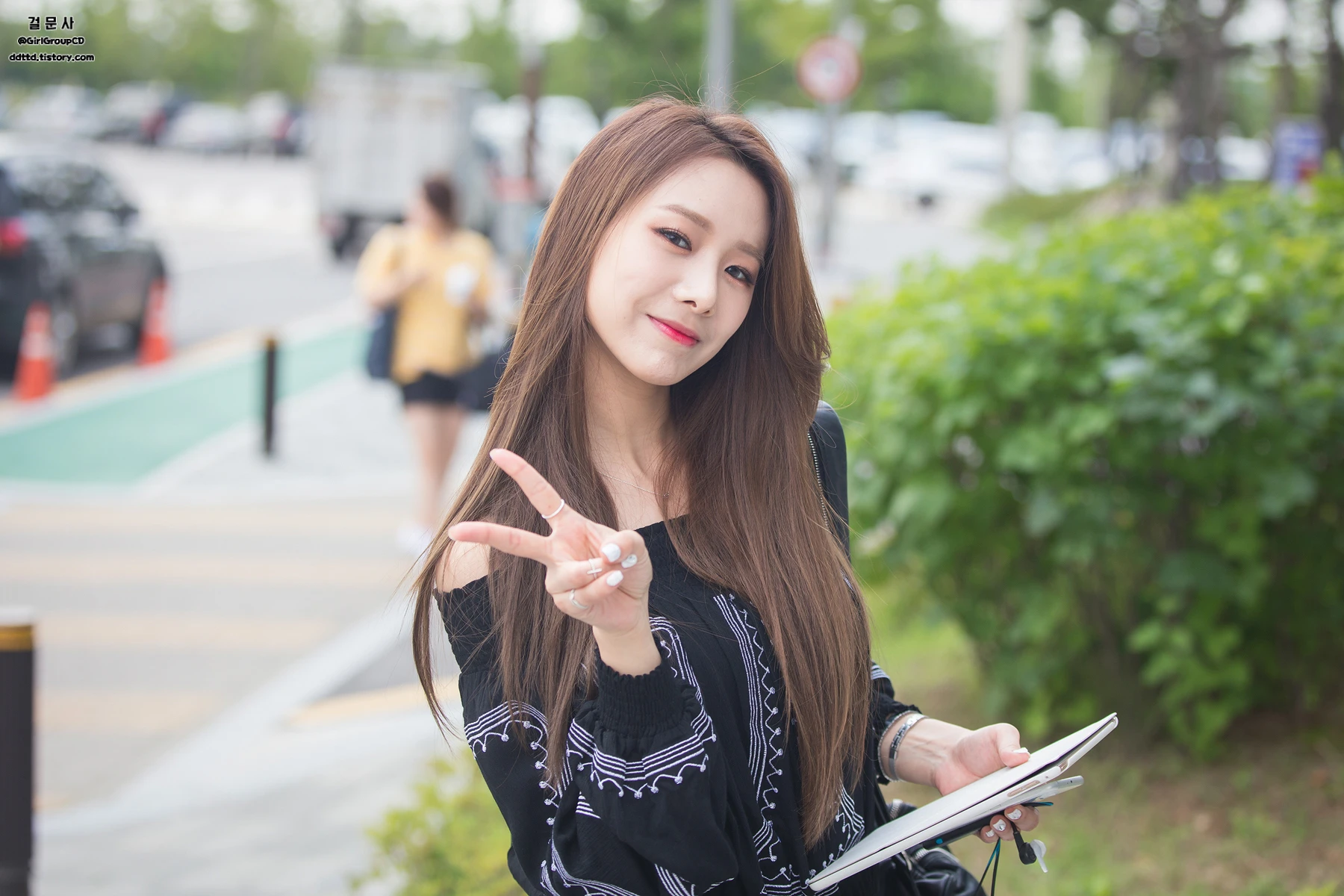 U.Ji
