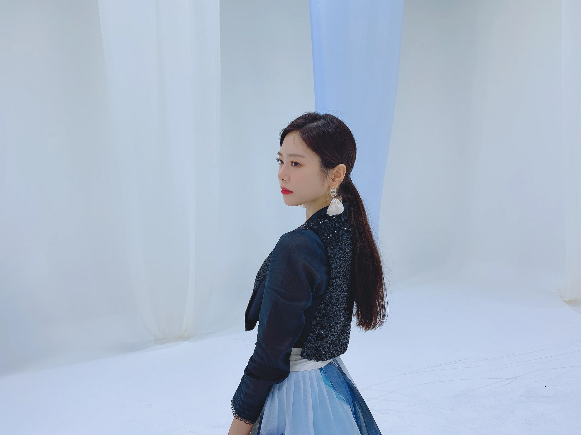 JiU