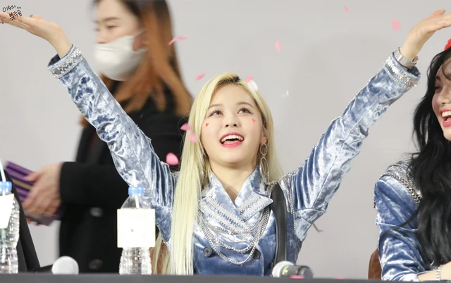 E:U