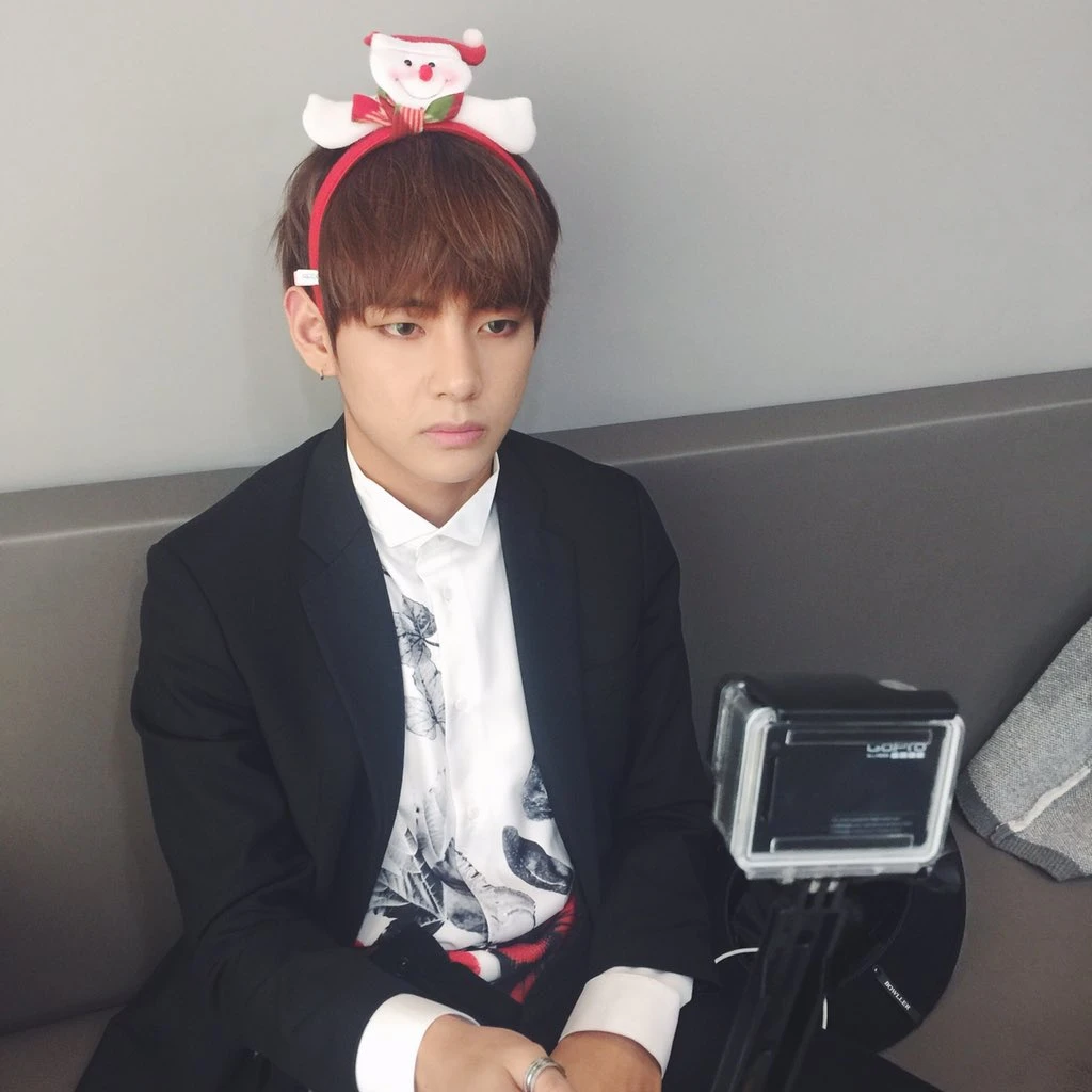 V