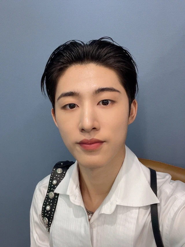 B. I