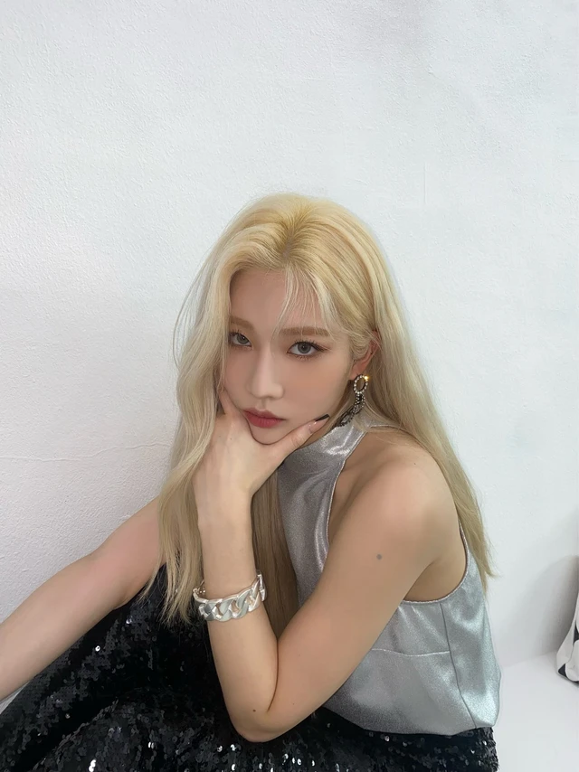 Kim Lip