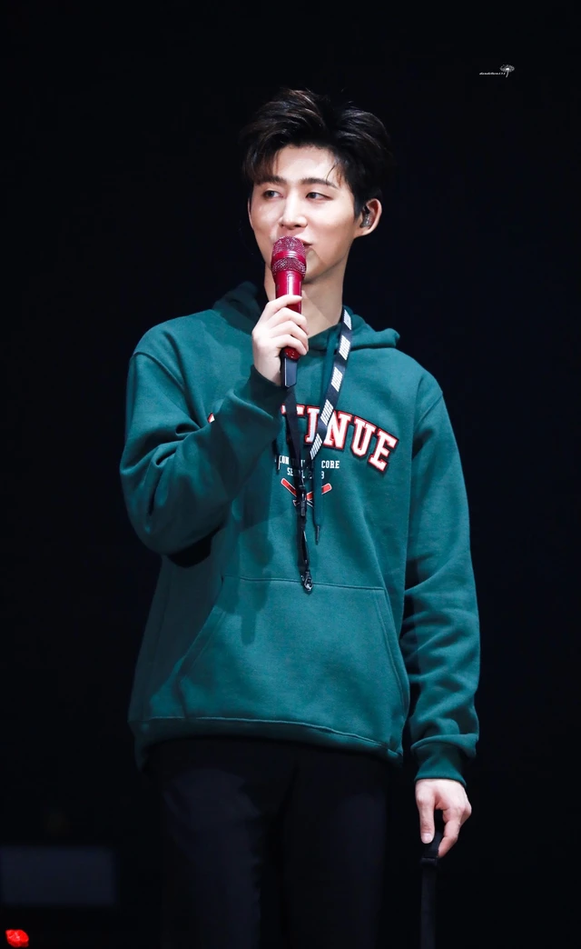 B. I