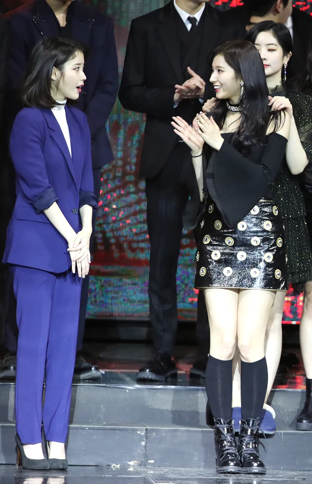 IU