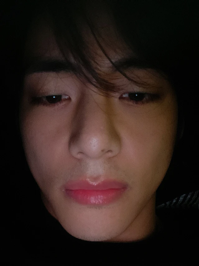 V
