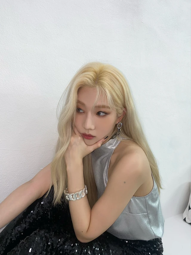 Kim Lip