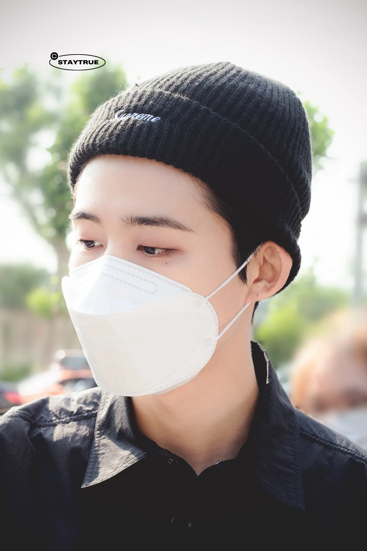 B. I