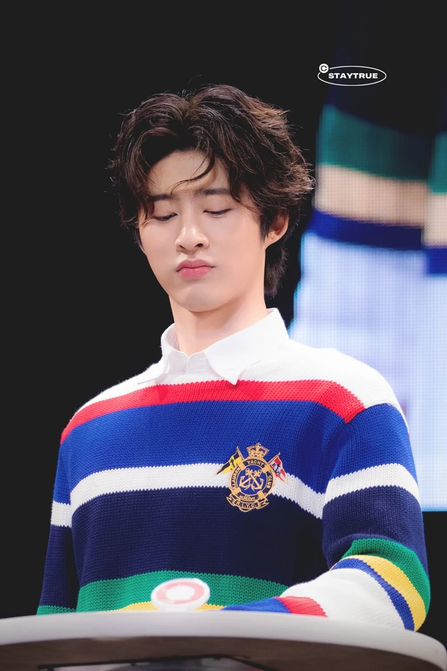 B. I
