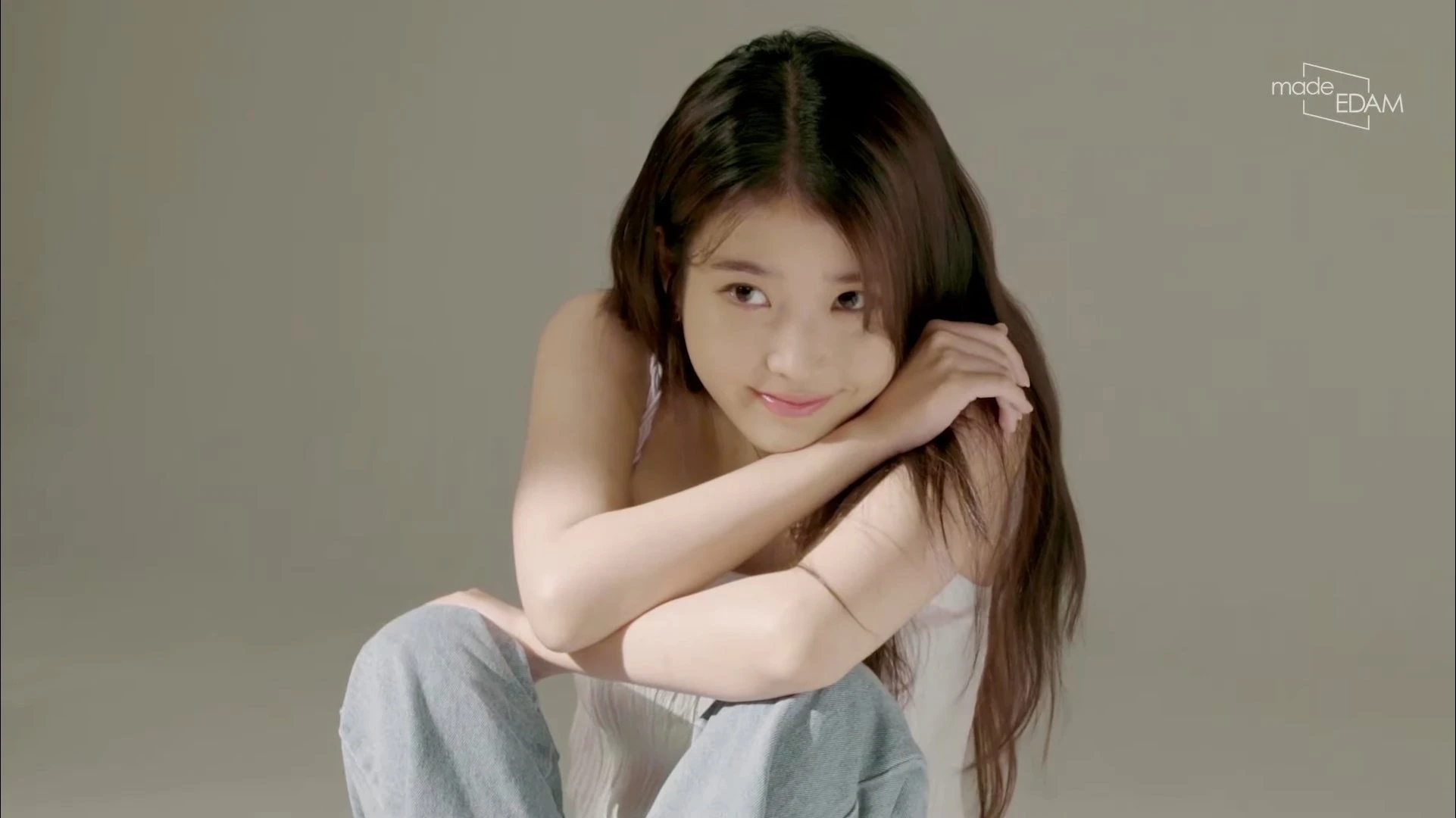 IU