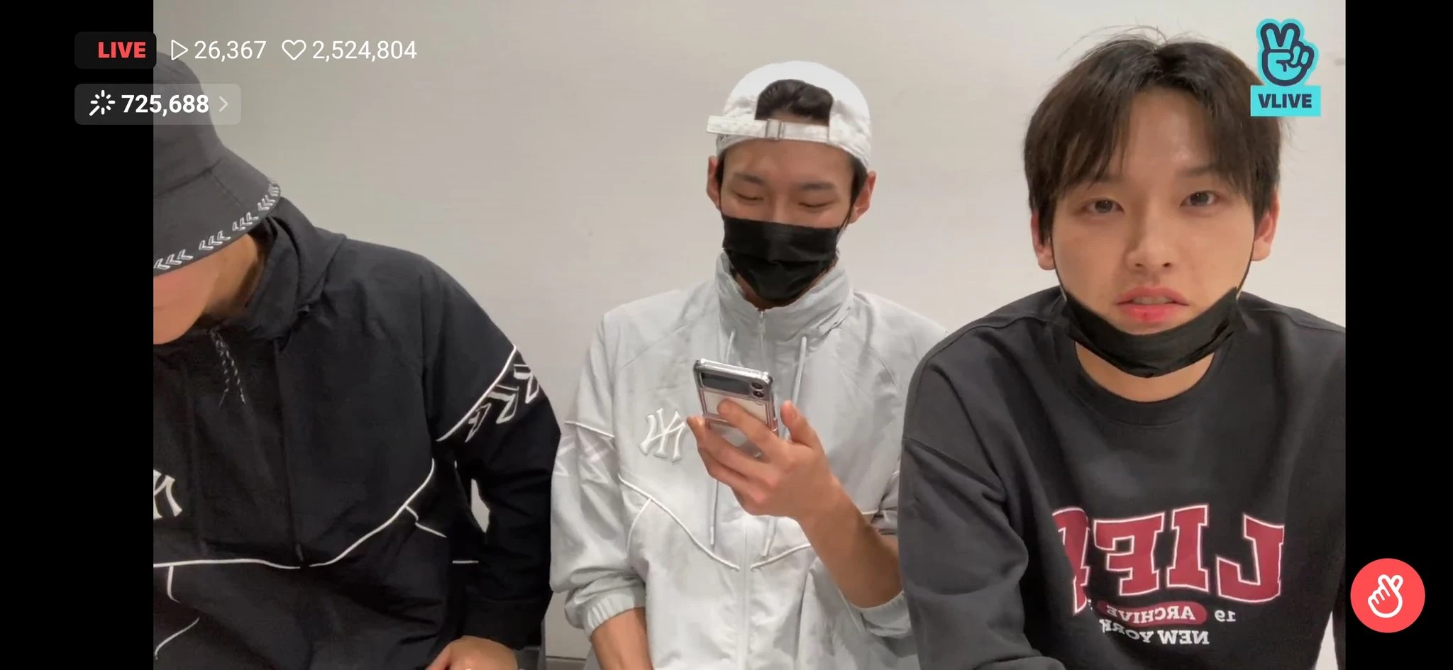 SF9