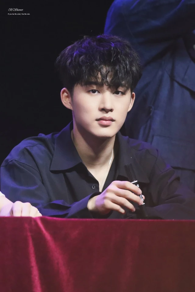 B. I