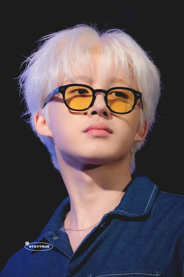 B. I