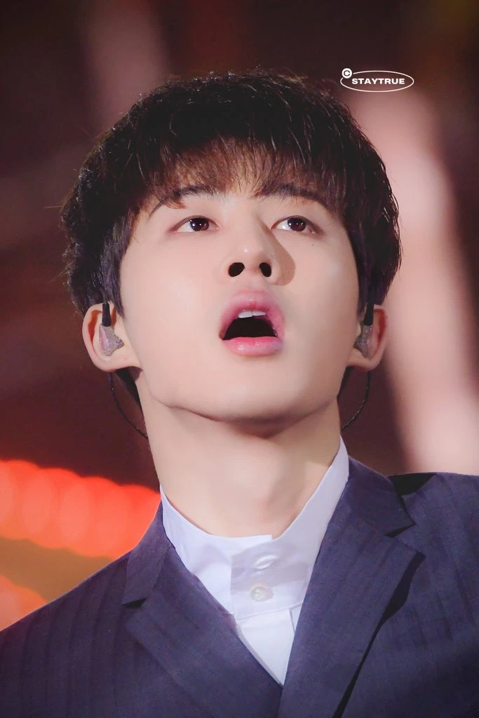 B. I