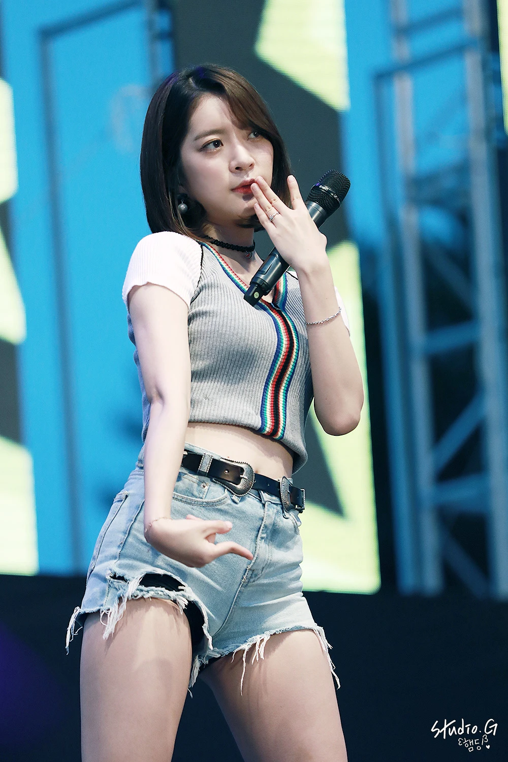 Ayoung