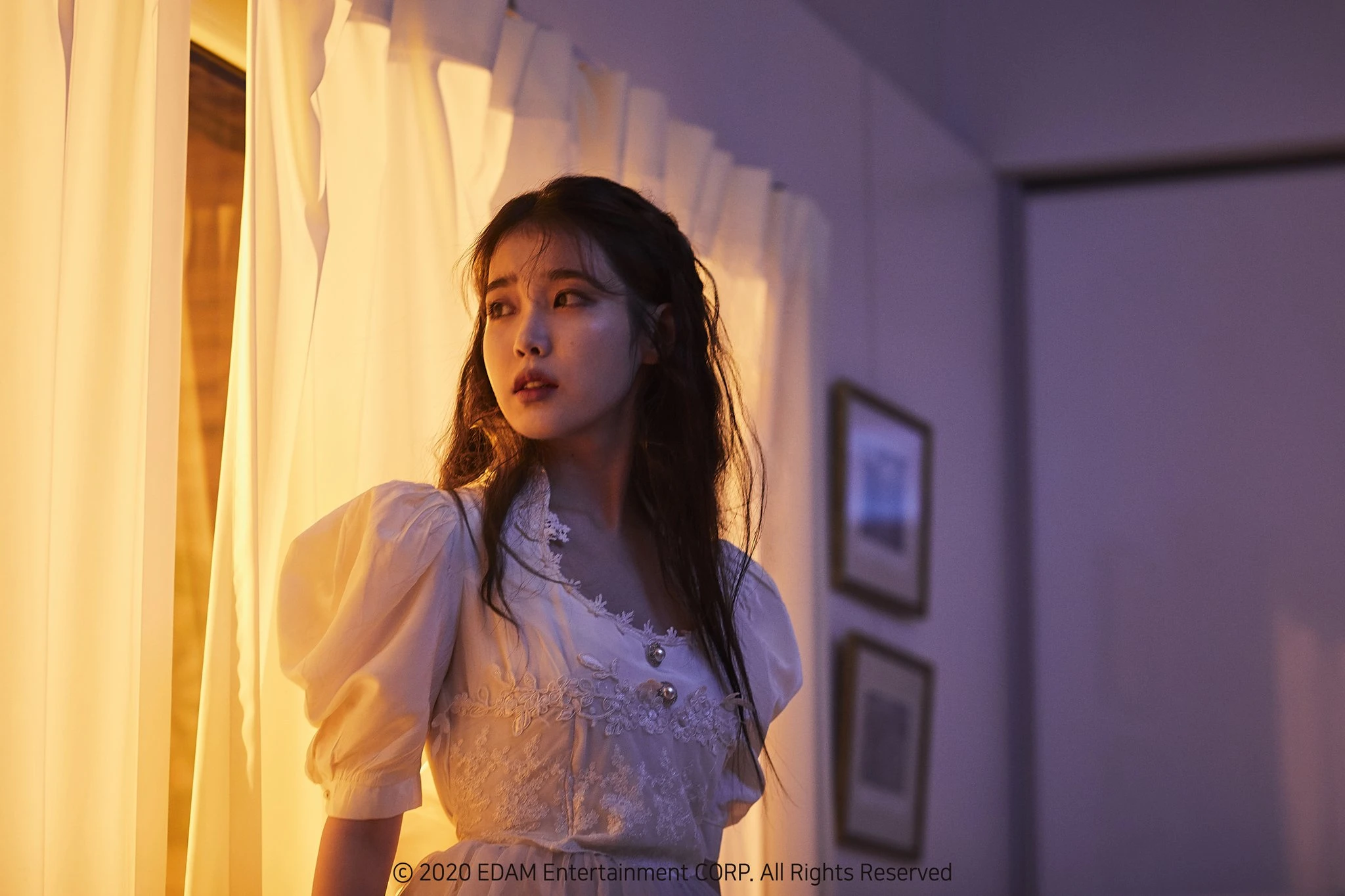 IU