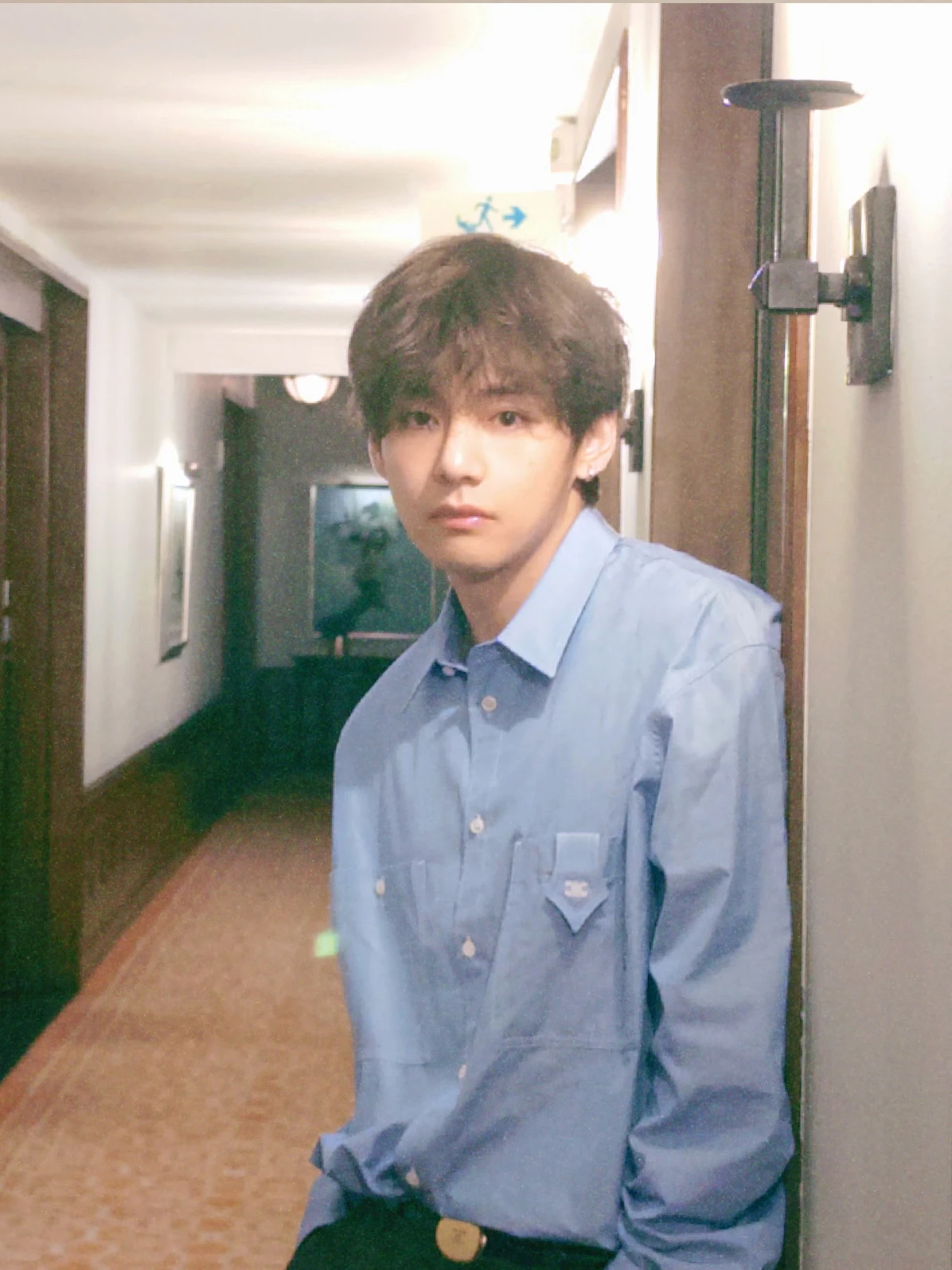V