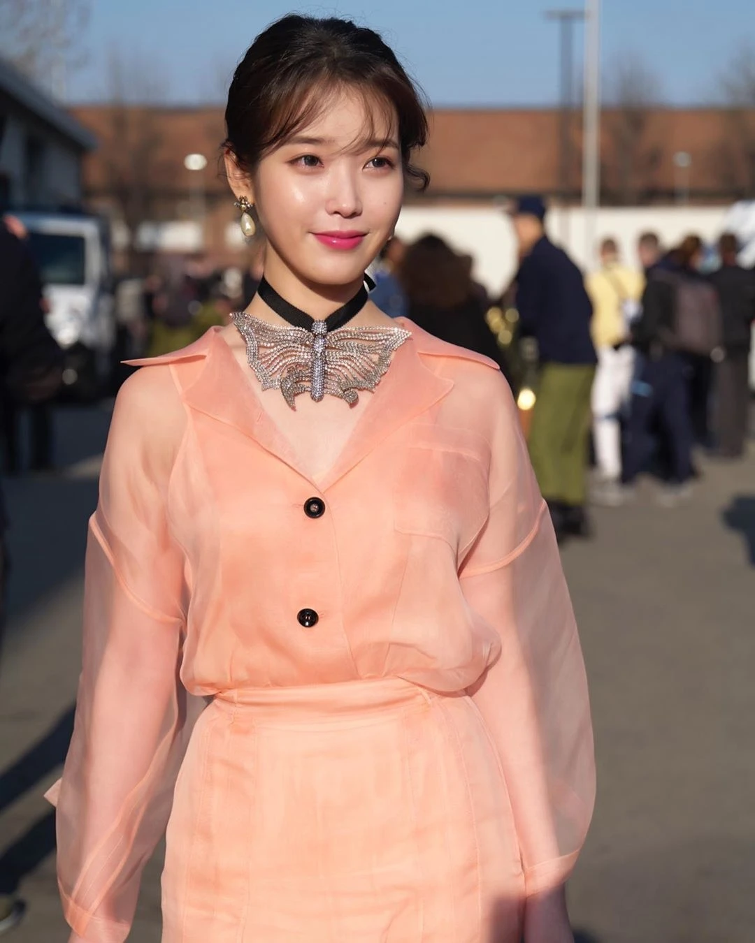 IU