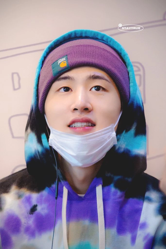 B. I