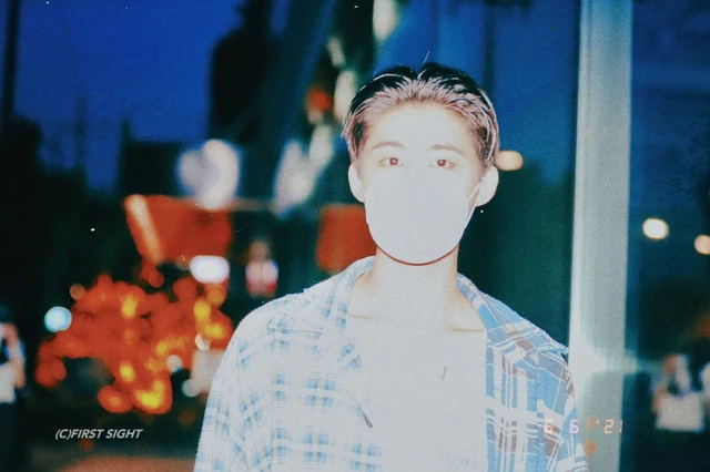B. I
