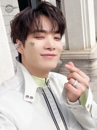 JR