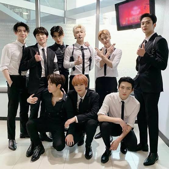 SF9