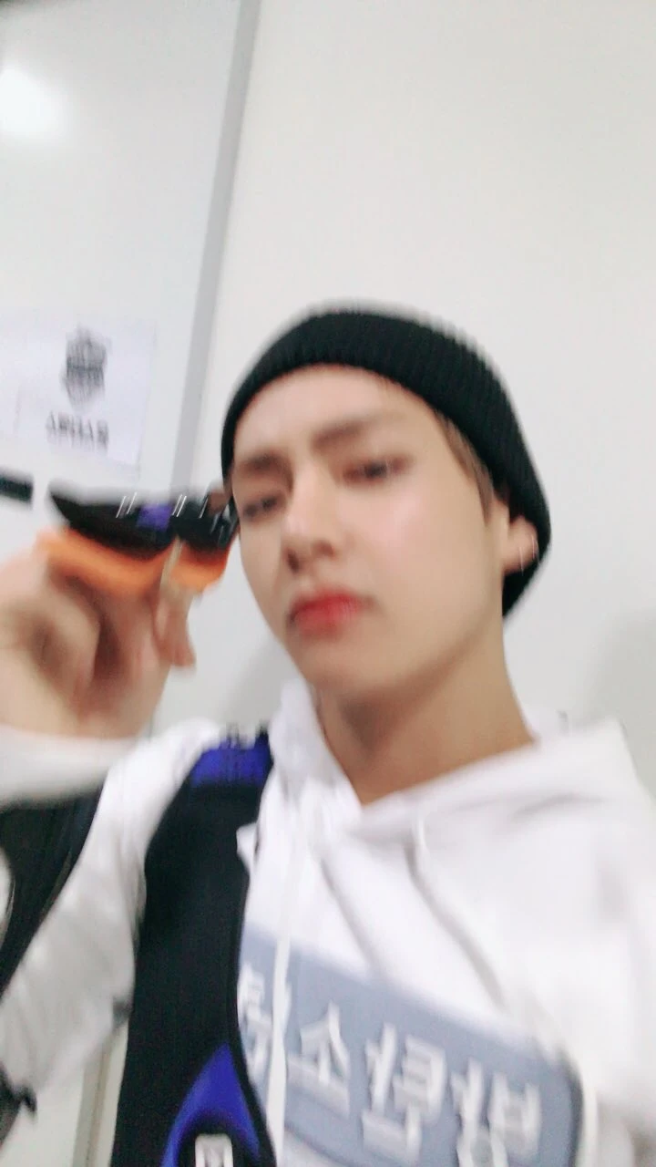 V