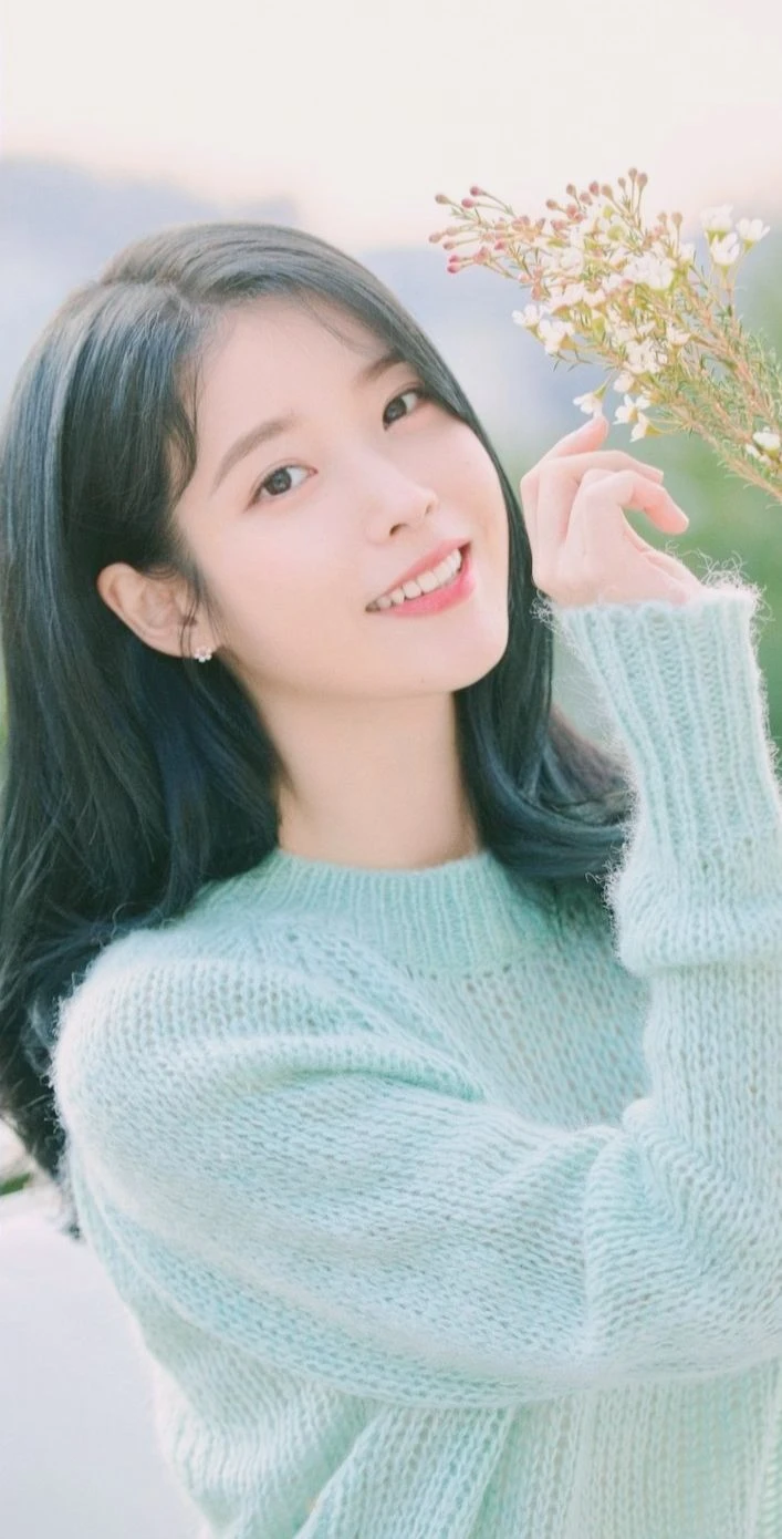 IU