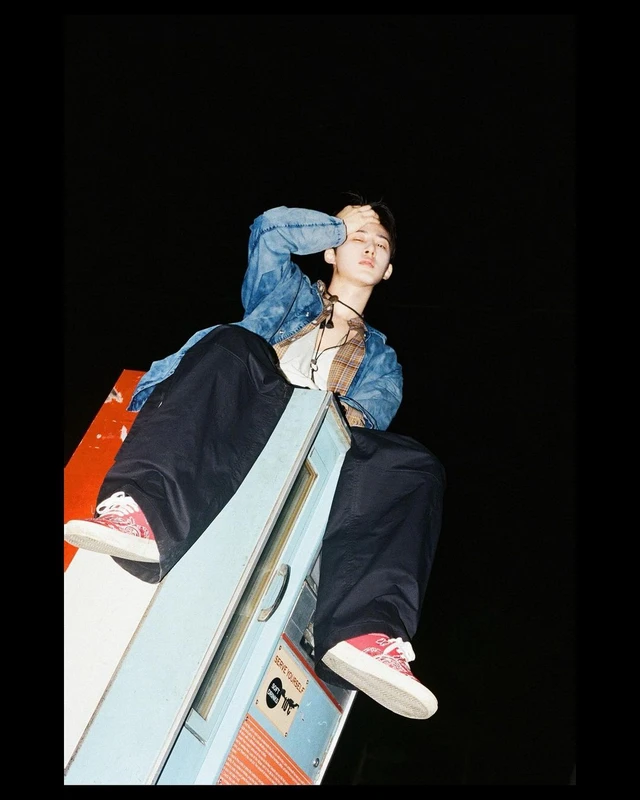 B. I