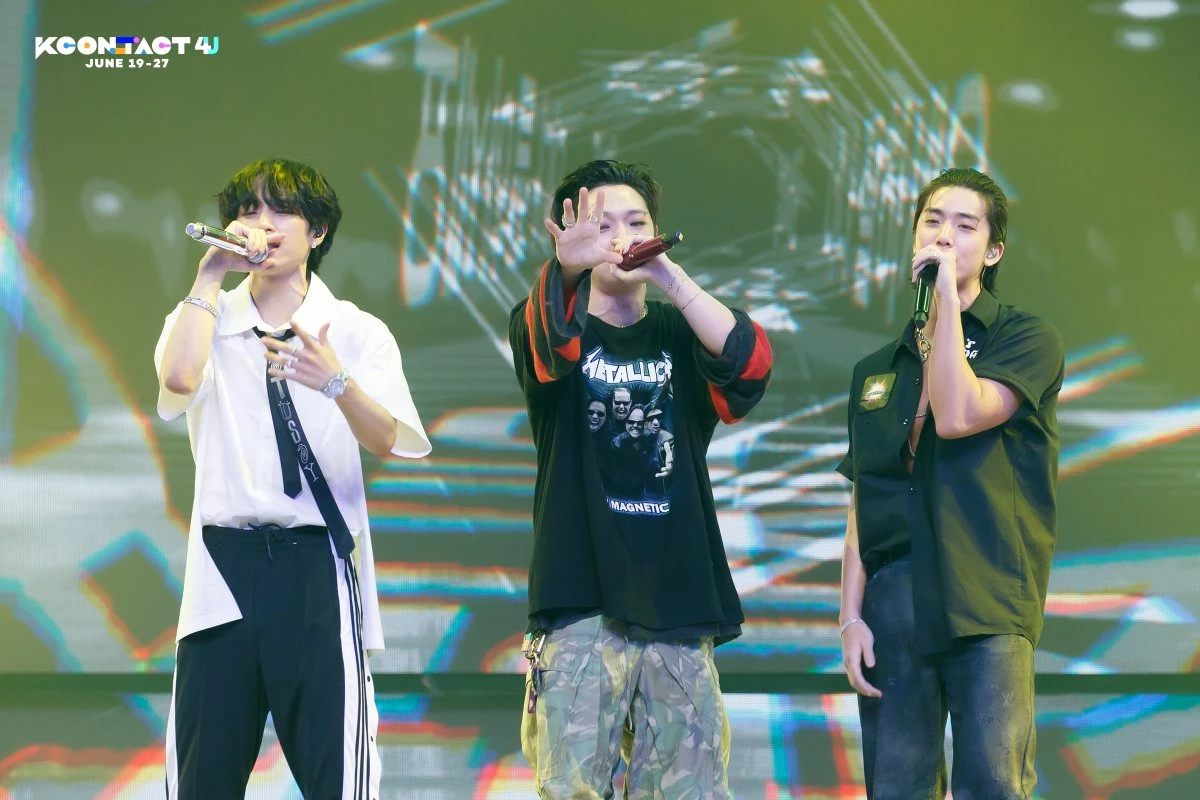SF9