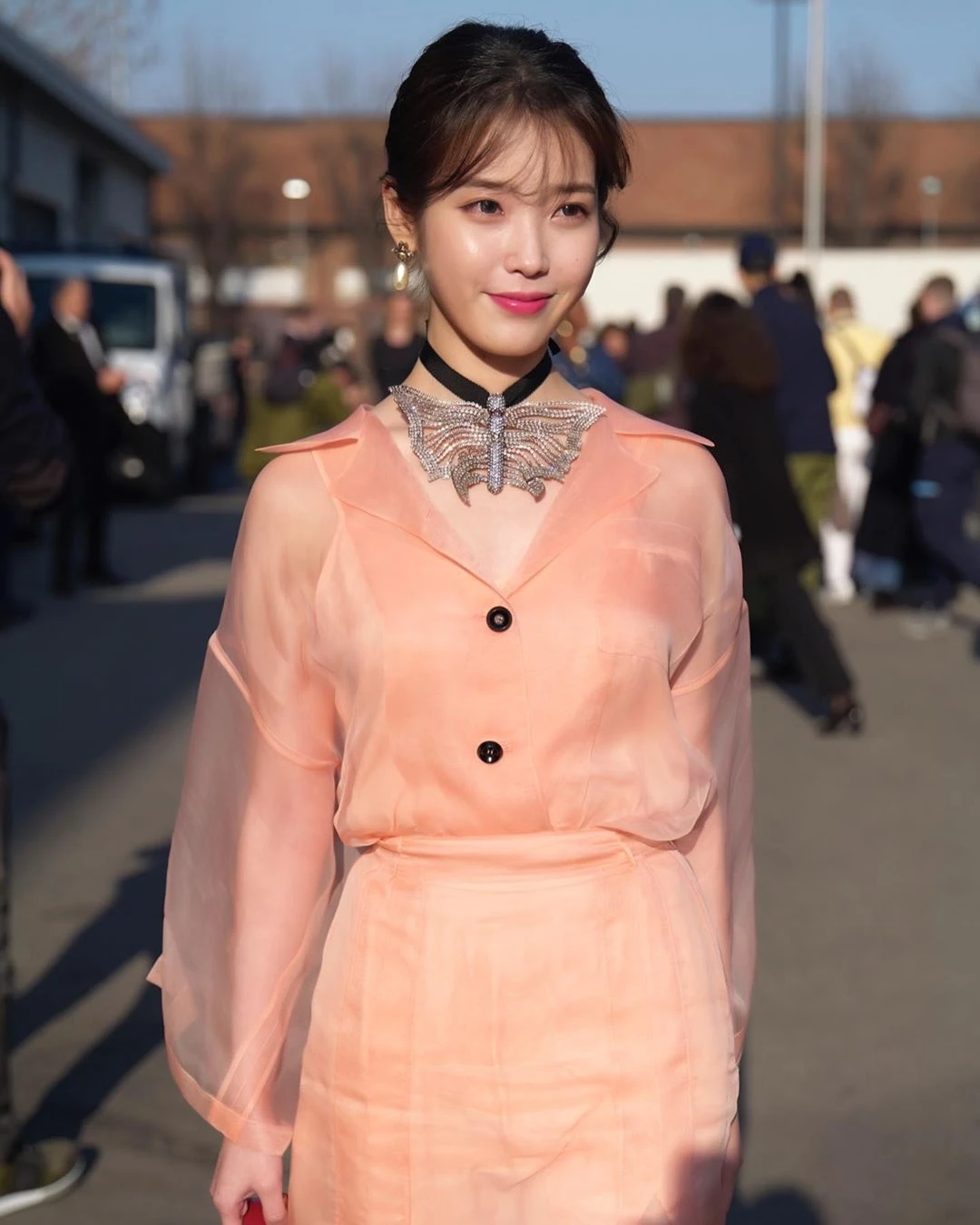 IU