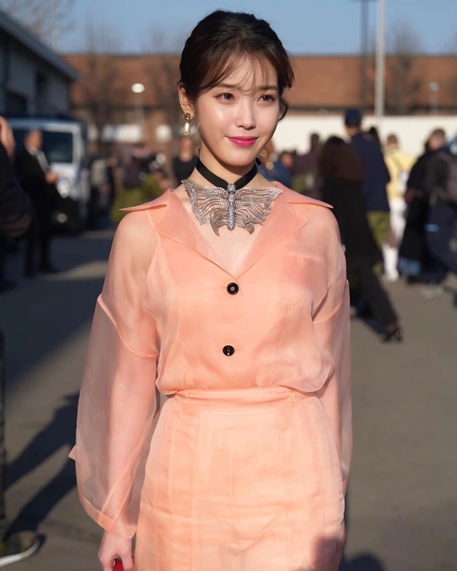 IU