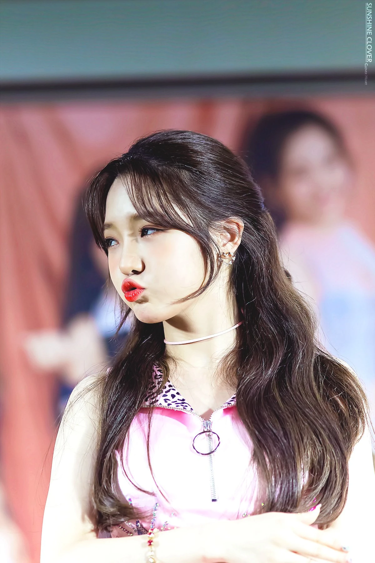 Fromis 9
