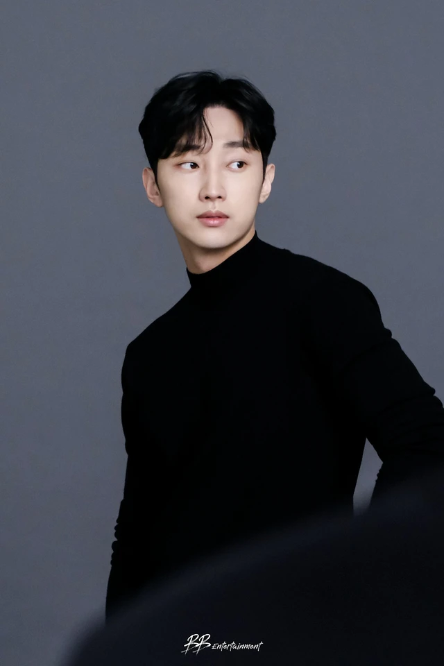 Jinyoung