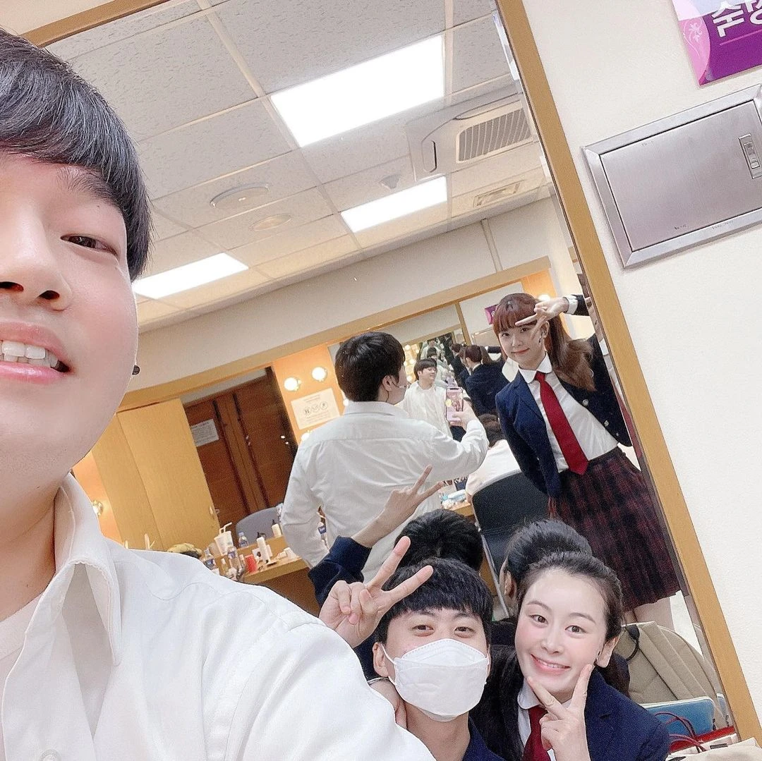 9 Muses