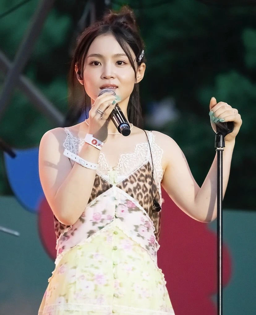 Lee Hi