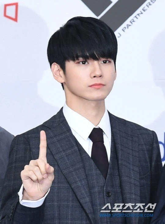 Seongwoo