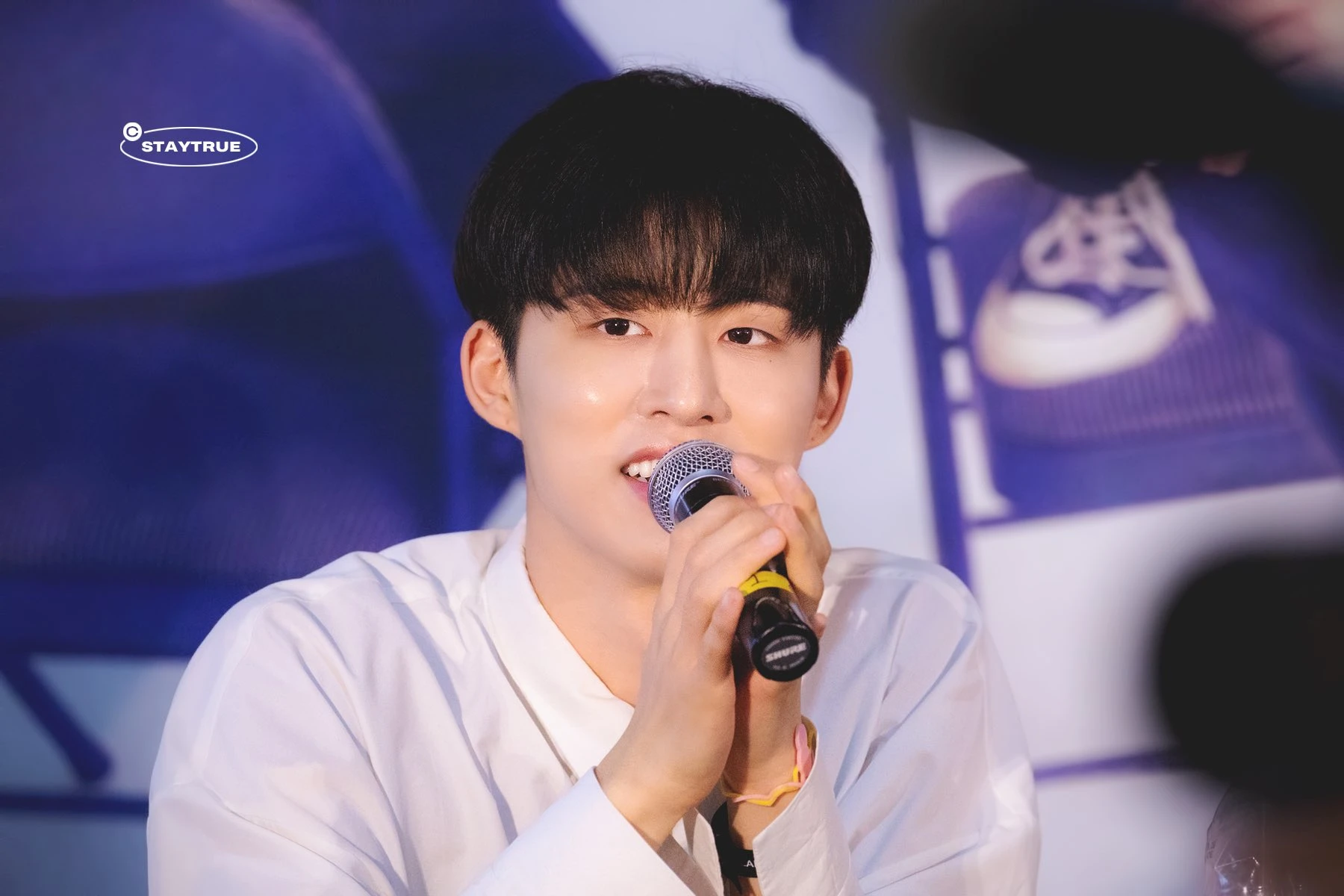 B. I