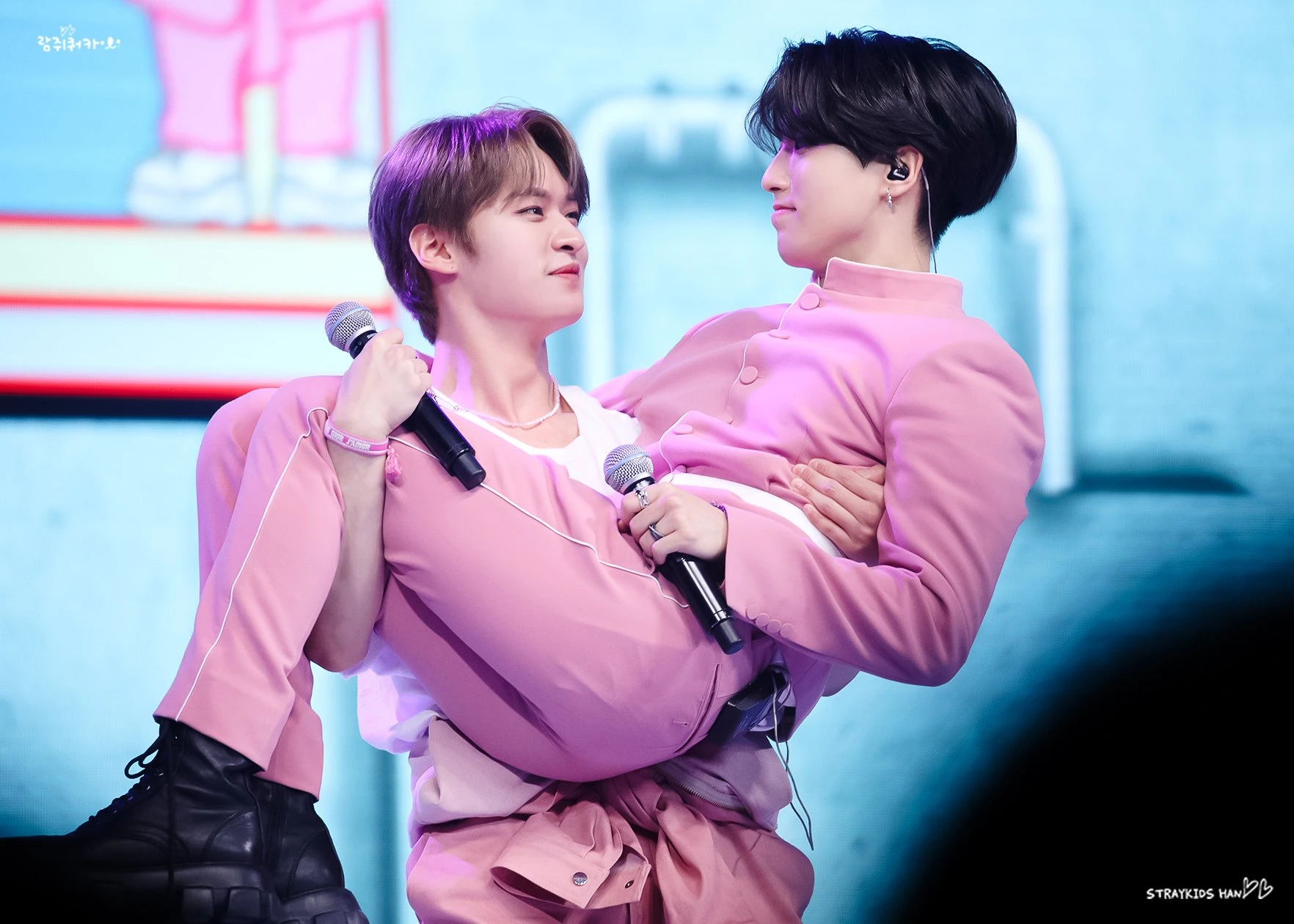 Stray Kids
