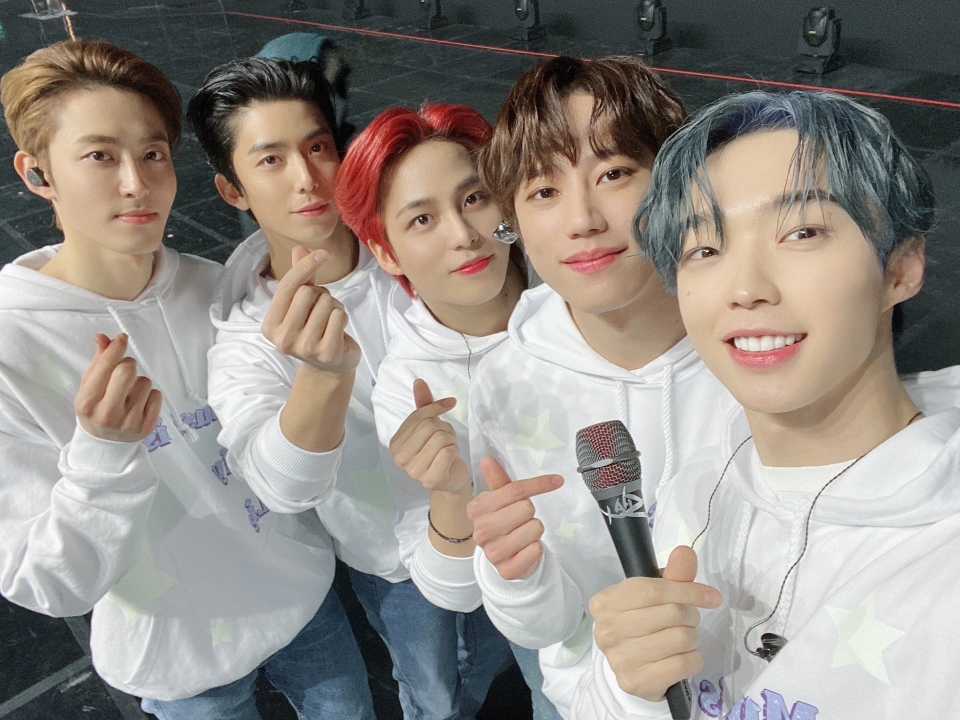 SF9