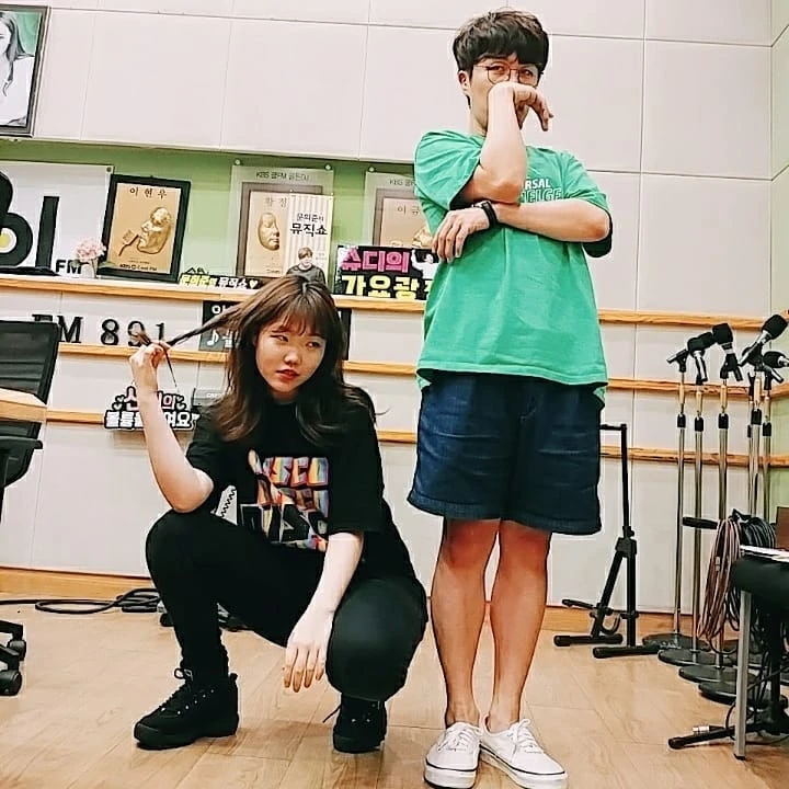 AKMU