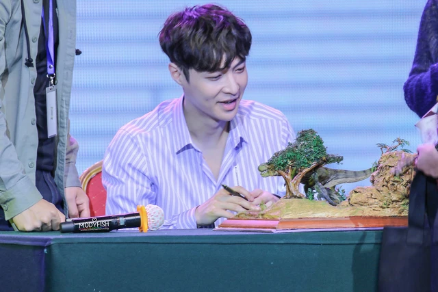 Lay