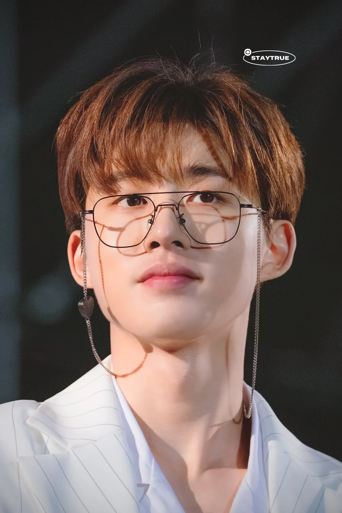 B. I
