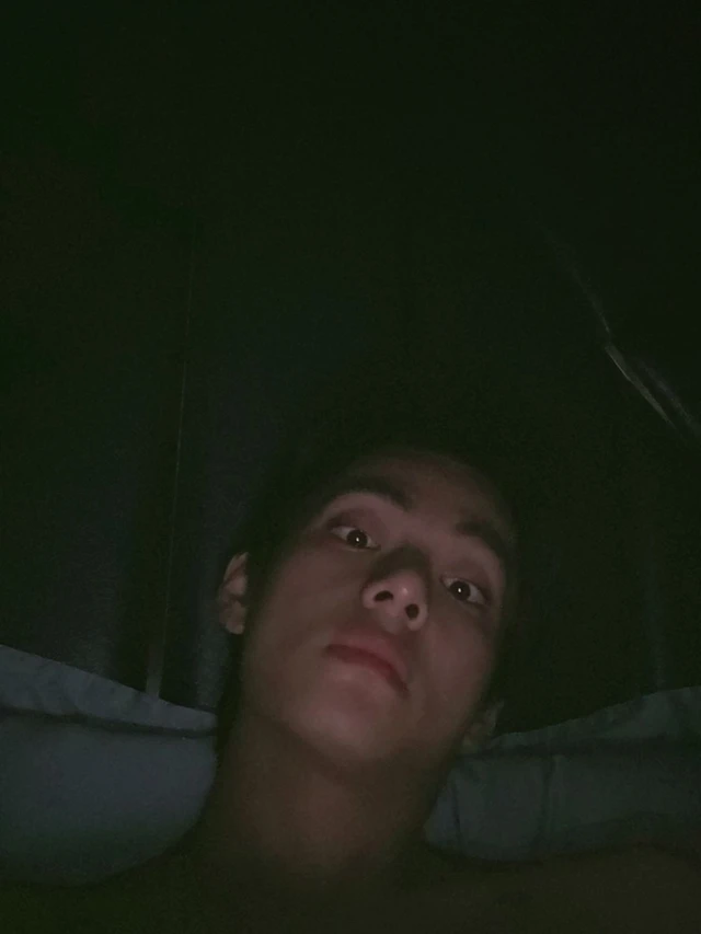 V